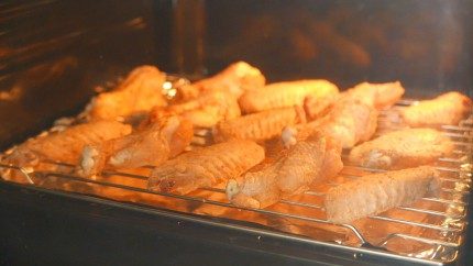 cánh gà nướng bơ tỏi 3