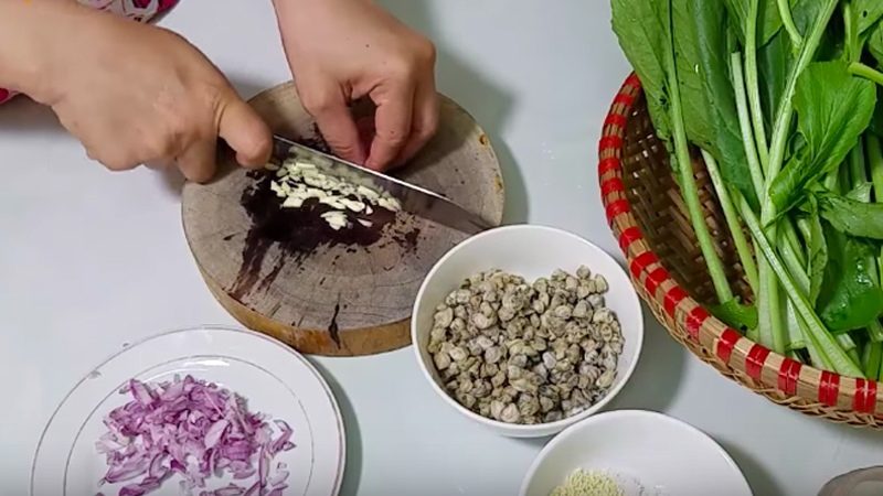 cách làm canh hến nấu rau cải 3