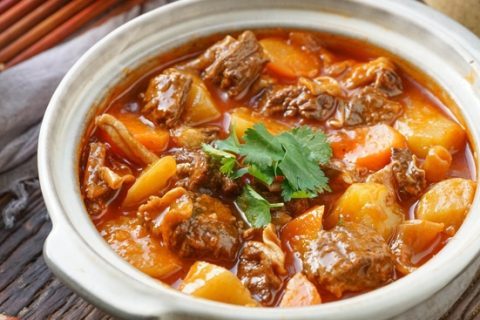 Cach Lam Suon Bo Ham Khoai Tay Ca Rot 1 69.jpg