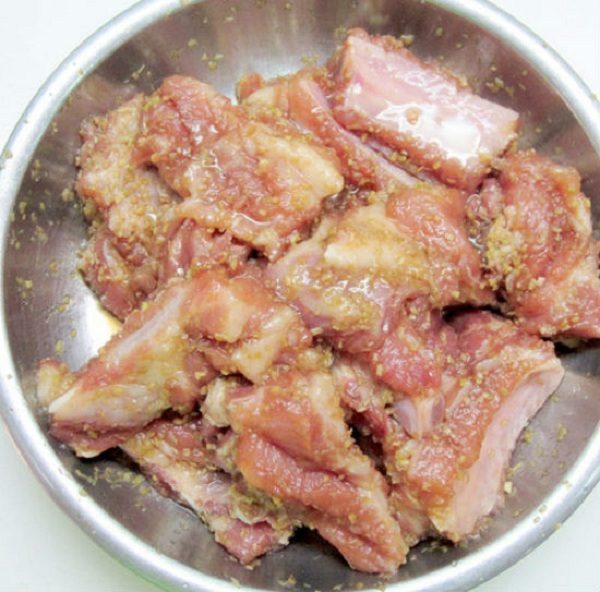 cách làm sườn bò hầm khoai tây cà rốt 3