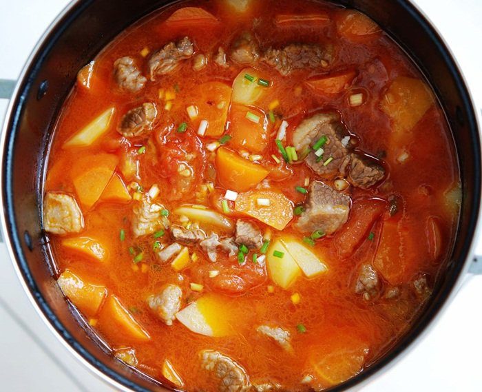cách làm sườn bò hầm khoai tây cà rốt 8
