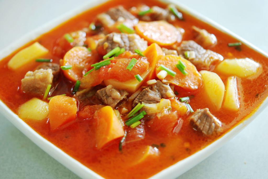 cách làm sườn bò hầm khoai tây cà rốt 9