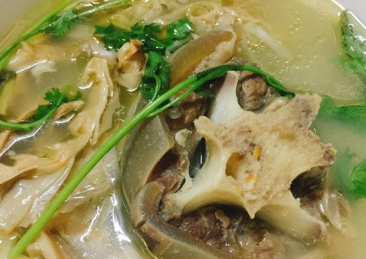 cách làm xương bò hầm măng