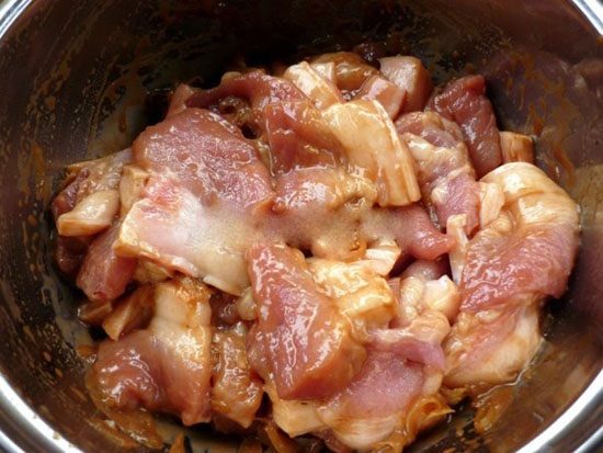 Cách nấu cá trê om chuối đậu 5