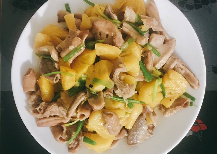 cách xào lòng ngựa ngon với dứa 1