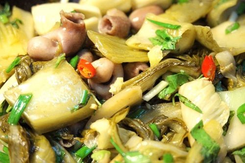 lòng cá basa xào dưa