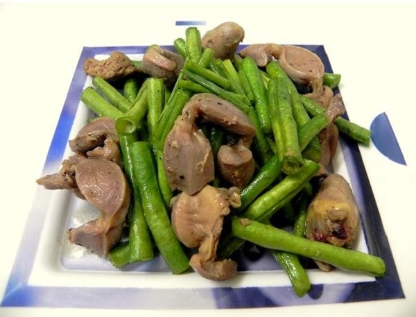 lòng gà xào đậu cô ve