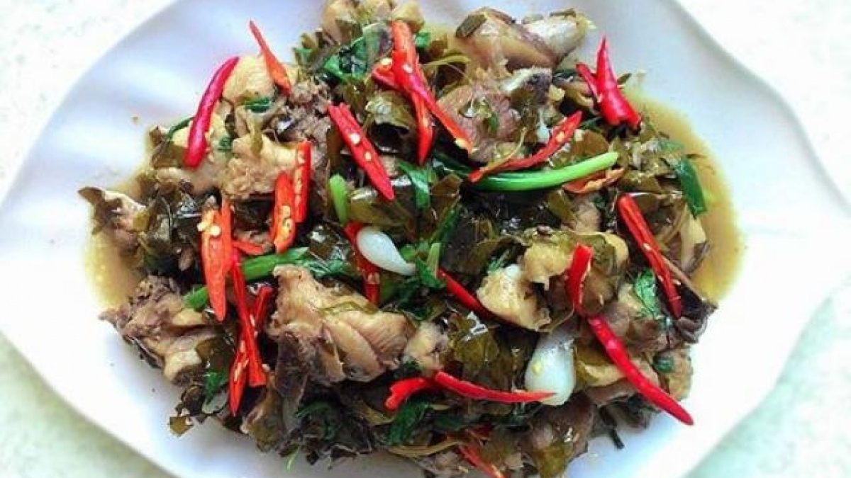 lòng gà xào lá giang