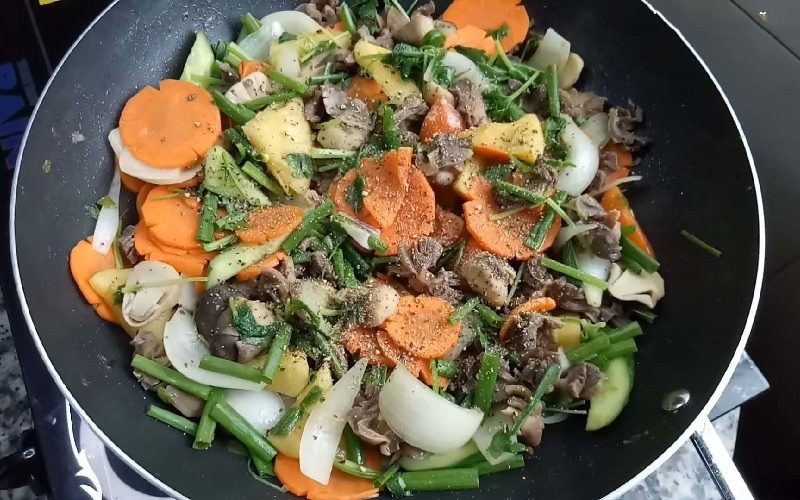 lòng mề gà xào thập cẩm