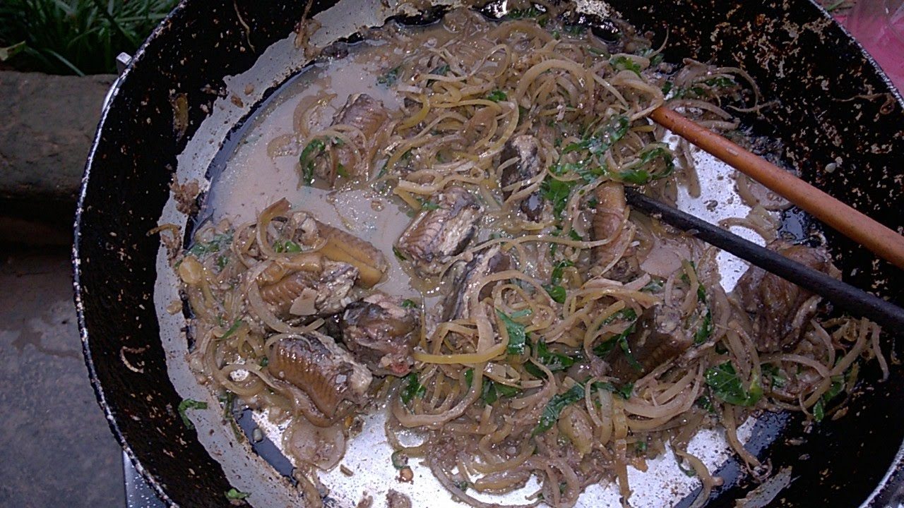 lươn xào hoa chuối