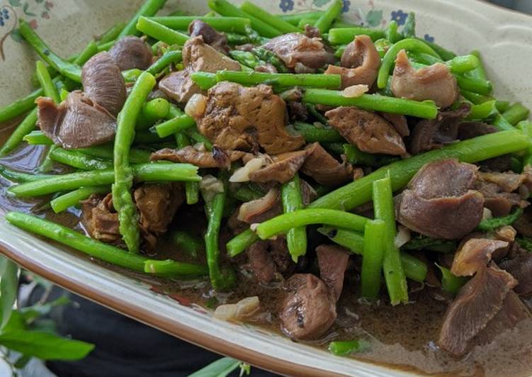 măng tây xào lòng gà