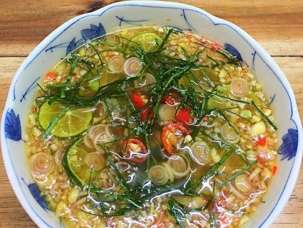 Ốc móng tay xào sả ớt 6