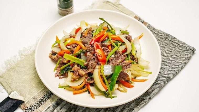 thịt bò xào cà rốt 1