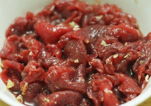 thịt bò xào cà rốt đơn giản 1
