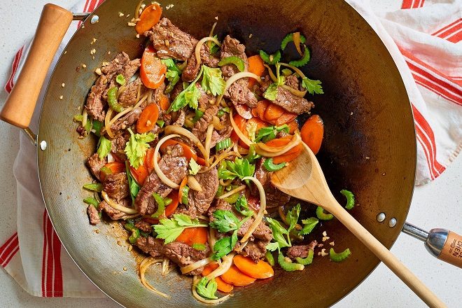 thịt bò xào cà rốt đơn giản 3