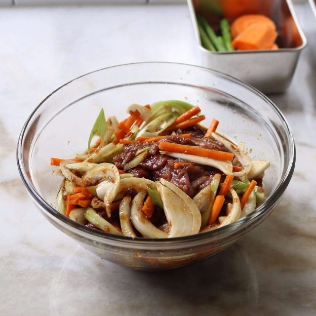 thịt bò xào cà rốt kiểu Hàn 4